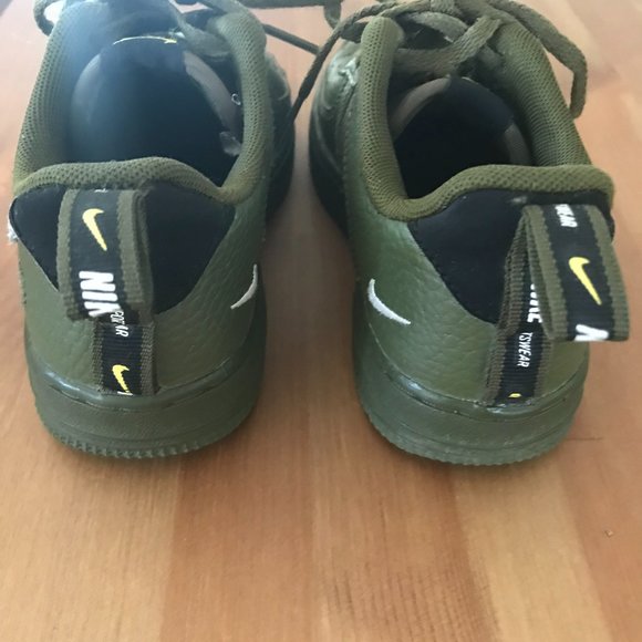 Nike Kids Air Force One Low Utility Limited Edition Army Green, Size 1y - Picture 4 of 5